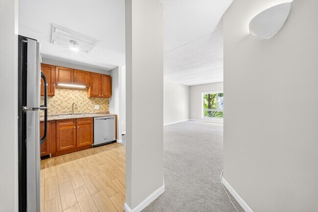 Photo - 14 Heron St Unit 208