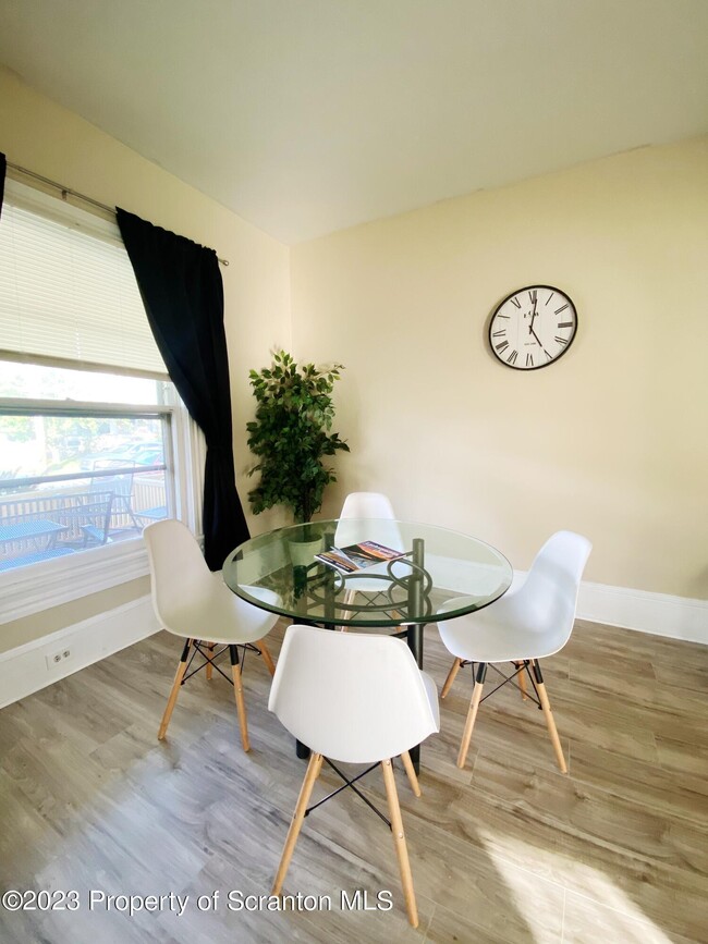 Photo - 1111 Bryn Mawr St