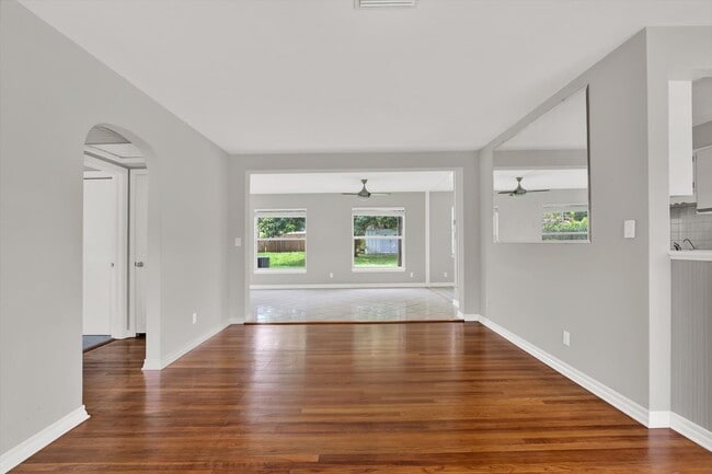 Photo - 10711 Seminole Dr N