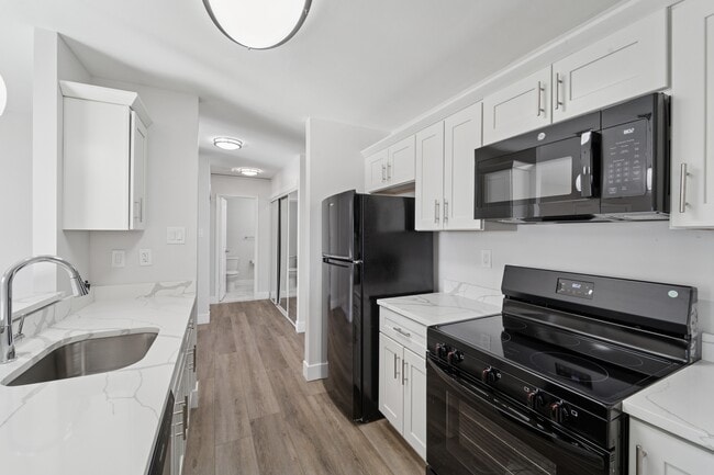 Building Photo - Haverford Court Rental