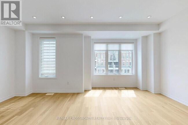 Photo - 34 Avani Ave