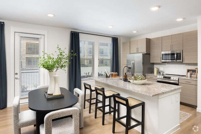 Building Photo - Your Dream Apartment Comes with 6 Weeks Free! Unit ACC4