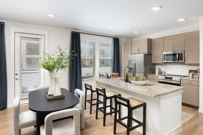 Building Photo - Your Dream Apartment Comes with 6 Weeks Free! Unit ACC4
