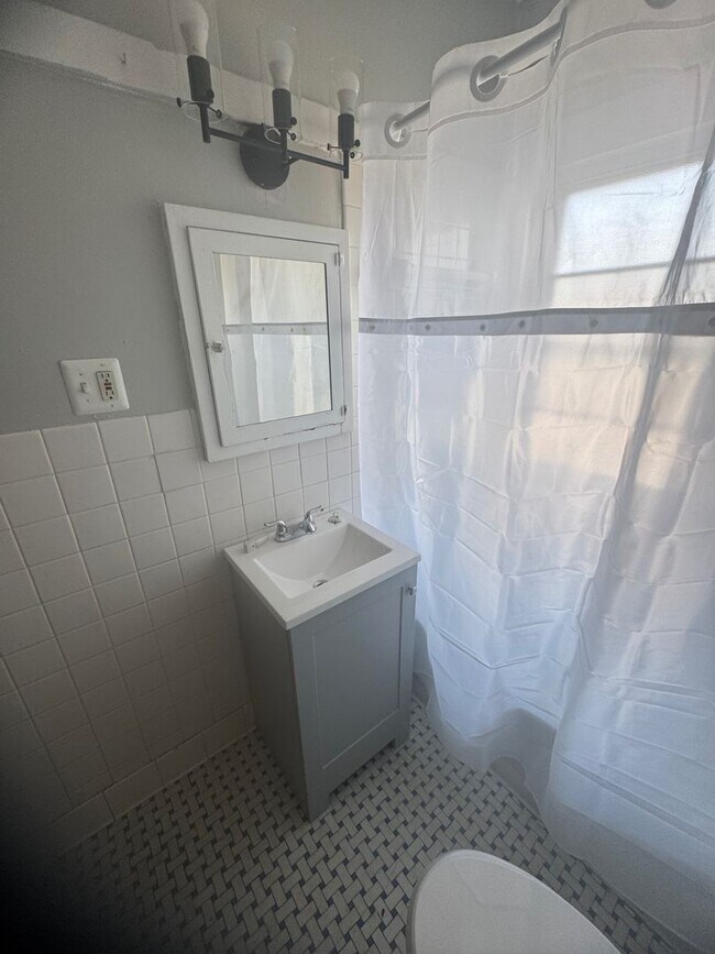 Photo - 15709 Halliday Ave Unit 3