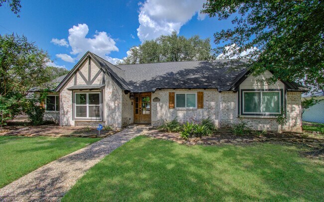 Building Photo - 18006 Bambridge Dr
