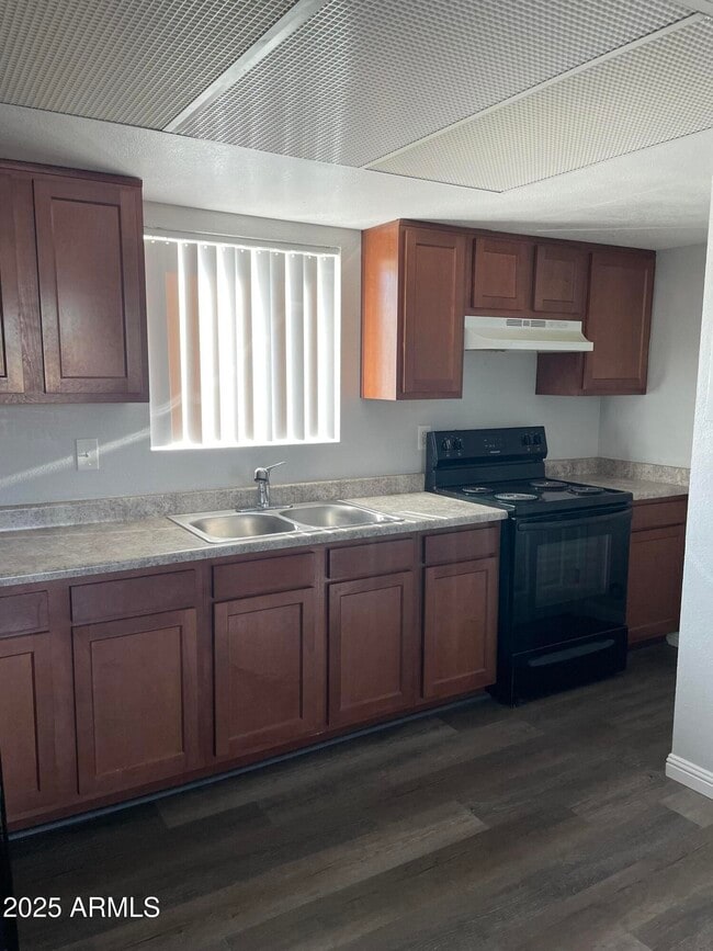 Photo - 2301 N 28th St Unit 5