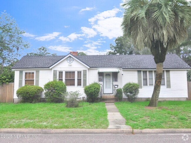 Building Photo - 7730 Lorain St Rental