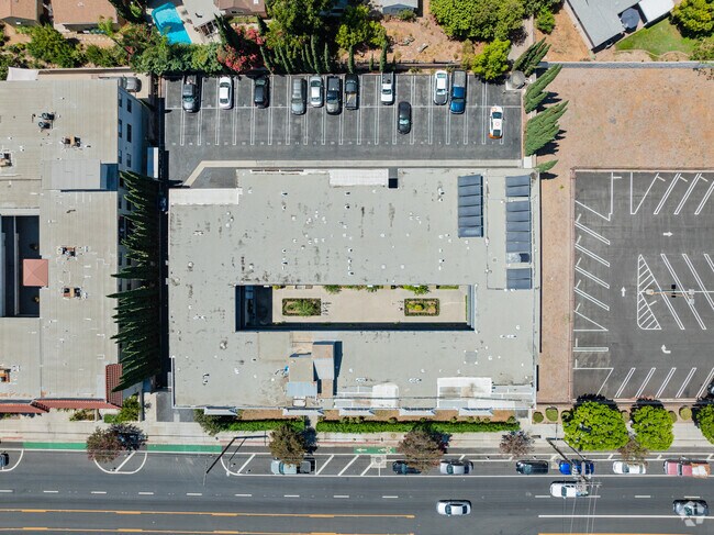 8155 Reseda Blvd