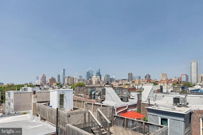 Photo - 635 Fitzwater St Unit 03