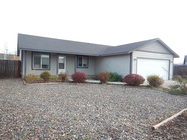 Building Photo - 3 Bedroom, 2 Bathroom North of Prineville - Fenced Back Yard - Available soon!