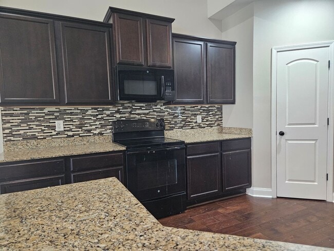Photo - Luxury living at Hawthorne Ridge