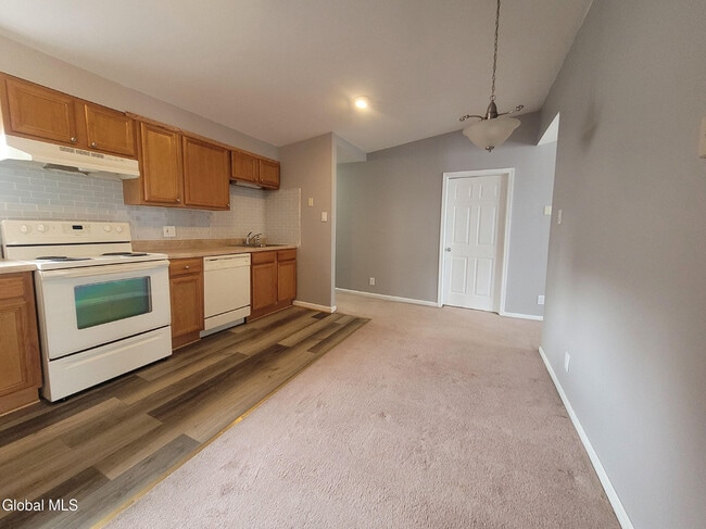 Photo - 68 Morris St Unit Apt 6