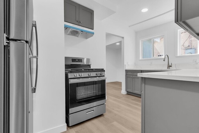 Building Photo - 5518 Denker Ave Unit 5520 Denker