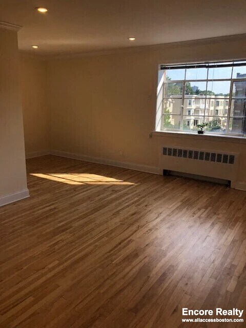 Photo - 72 St Paul St Unidad 12