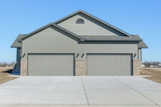 Building Photo - 2110/14 E Village Estates Dr Unit 2114 Village Estates