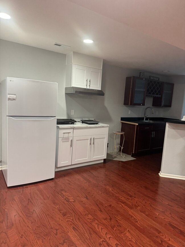 Building Photo - 11565 Dahlia St Rental