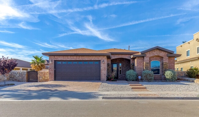 Building Photo - Home For Rent