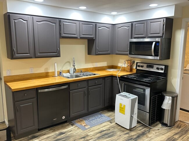 Photo - 7351 Waldman Ave