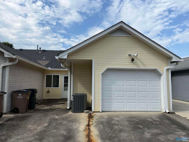 313 Woodridge Dr SW