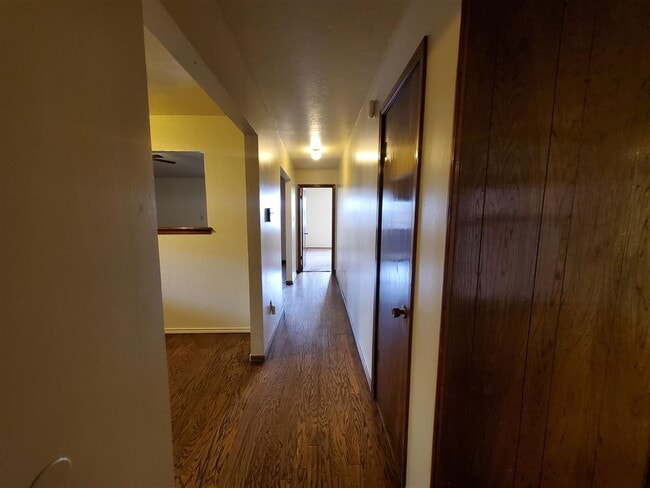 Building Photo - 1702 NW Gray Warr Pl Rental