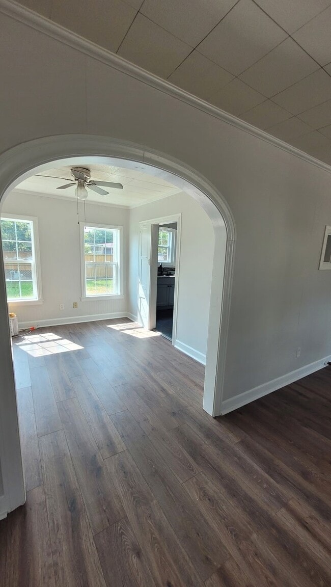 Photo - 407 E Defee Ave