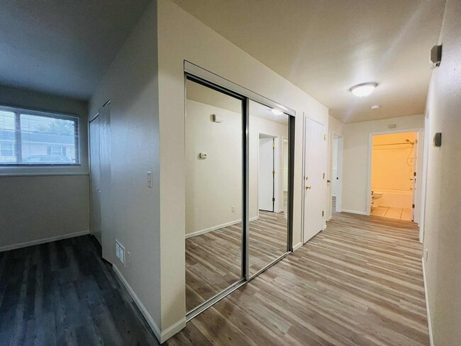 Photo - KHR-2708-48-S Unit HH - 2708 Lower