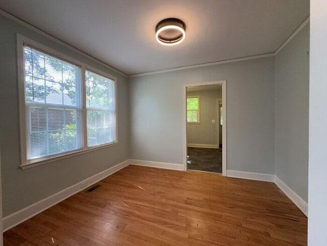 Photo - 2944 Hope Ave