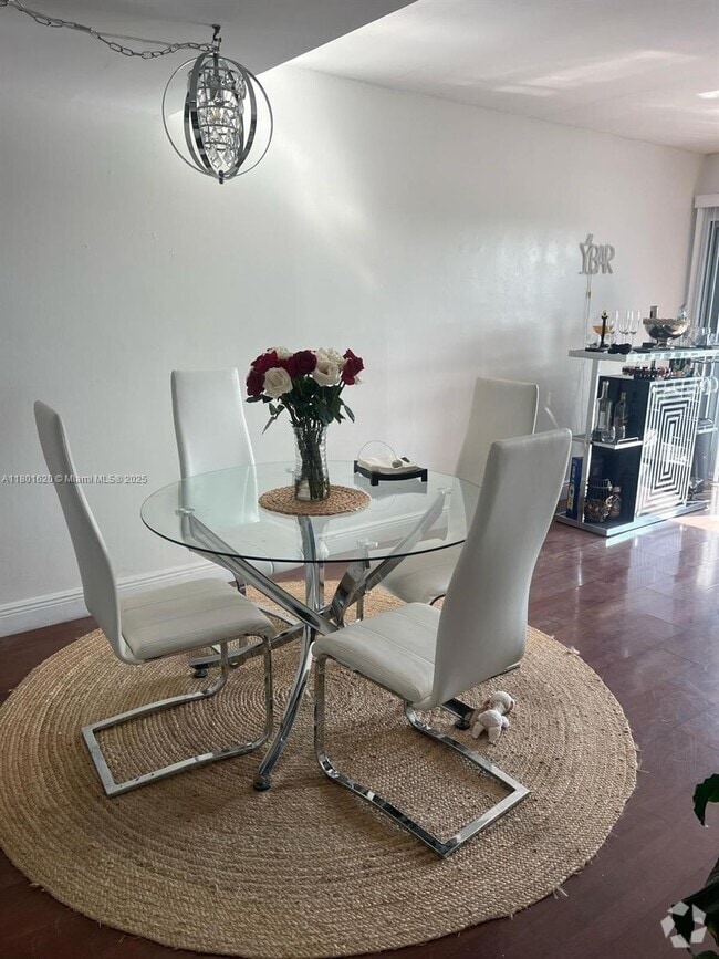 Building Photo - 9351 Fontainebleau Blvd Unit B417 Rental