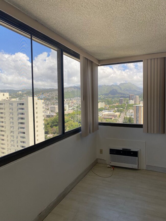 2 Bedroom 1 bath High Floor/end unit in Ku... - 2 Bedroom 1 bath High Floor/end unit in Ku... Unidad E3114 Rental