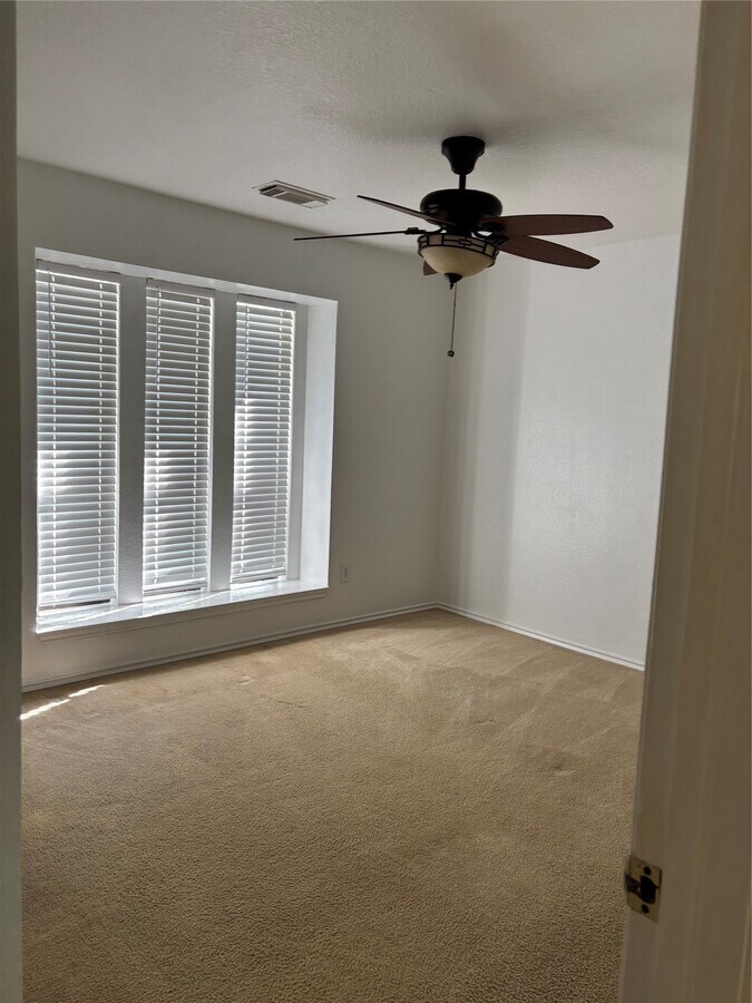 Photo - 3335 Silverside Dr