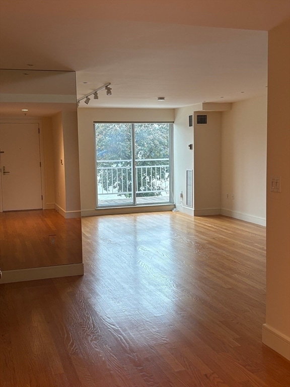 Photo - 83 Cambridge Pkwy Unidad W201