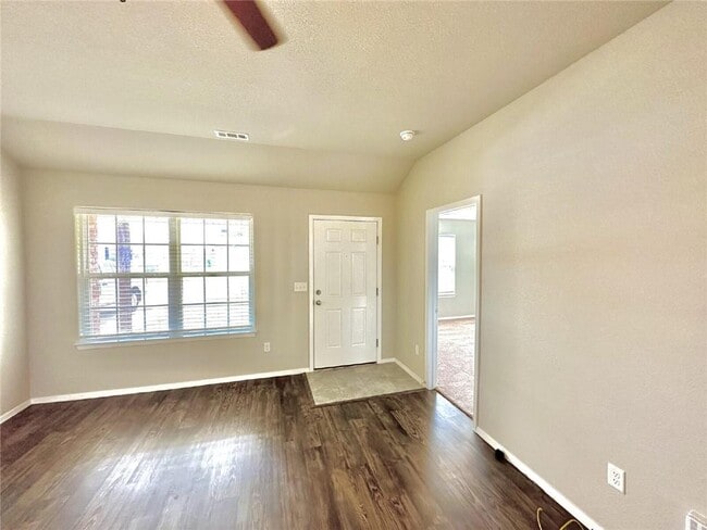 Photo - 1600 Scotland Dr