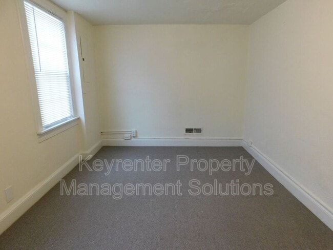 Photo - 811 E Beverley St Unit B