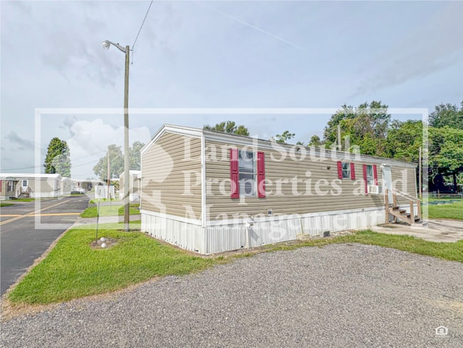Building Photo - 425 Longfellow Blvd Rental