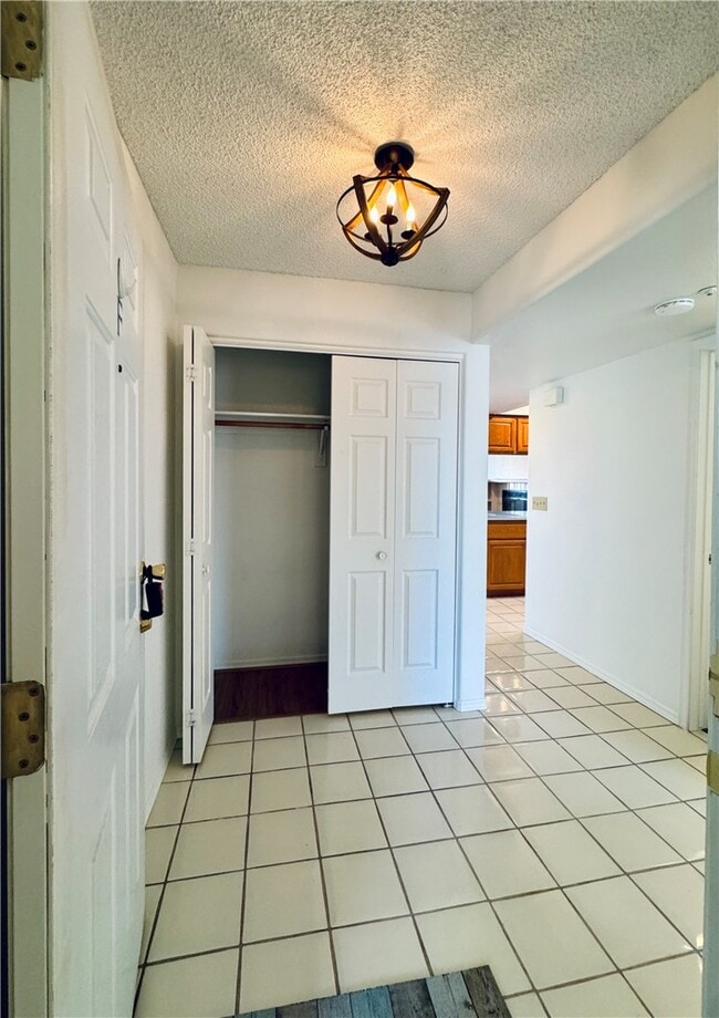 Photo - 2022 Merrill Ln Unit 4F