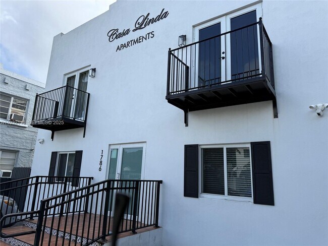 Photo - 1786 SW 9th St Unidad 4