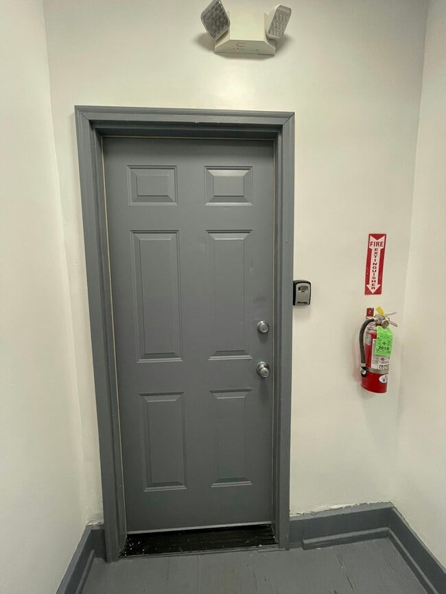 Photo - 612 W Norris St Unit 2R