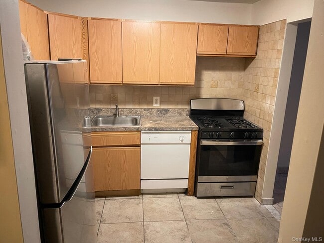 Building Photo - 7 Dune Ct