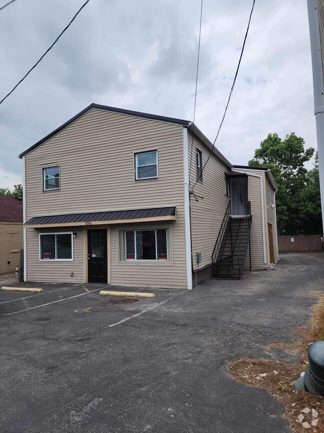 Building Photo - 3301 Main St Unit A Rental