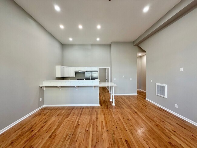 Photo - 1013 W 19th St Unidad 1