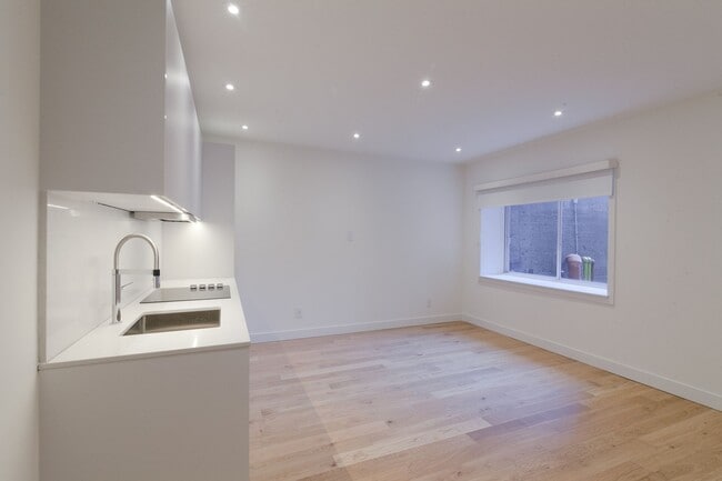 Photo - 3435 Rue Drummond Unité 0001A