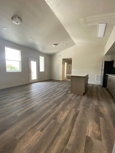 Building Photo - 142 7th St Rental