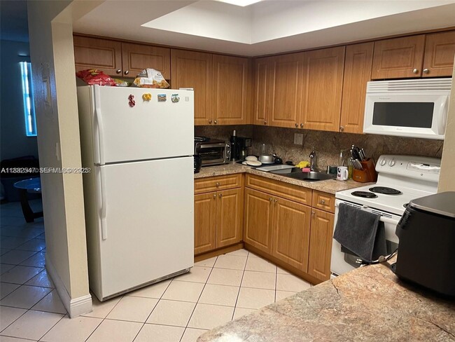 Photo - 10912 SW 3rd St