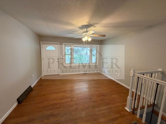 Photo - 504 N Westwood Dr