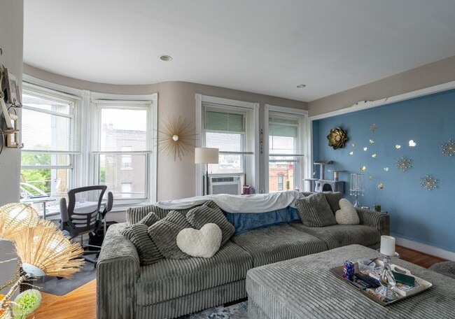 Photo - Melrose section 1 bed very spacious Unit 1601 Jackson 3rd Fl