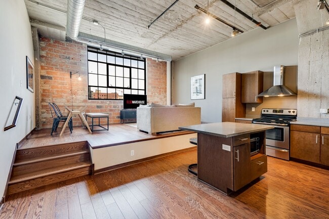 ElseWarehouse in the North Loop