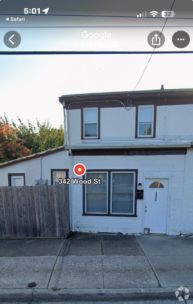 Building Photo - 342 Wood St Unit 1 Rental