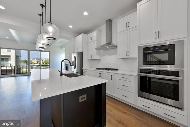 Photo - 20686 Glenmont Ter