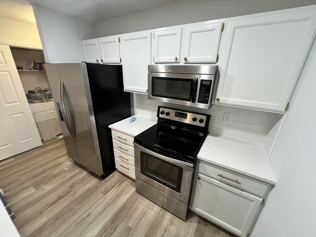 Photo - 77 Forest Oaks Dr