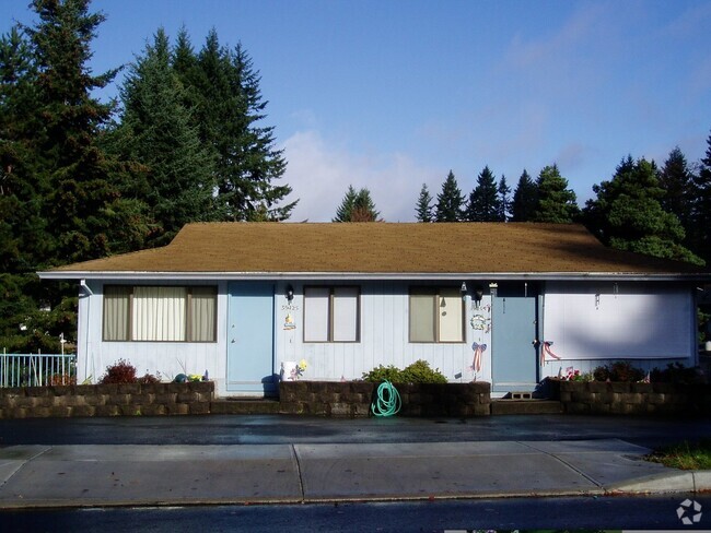 Building Photo - 39425 Hood St Unit 39435 Rental